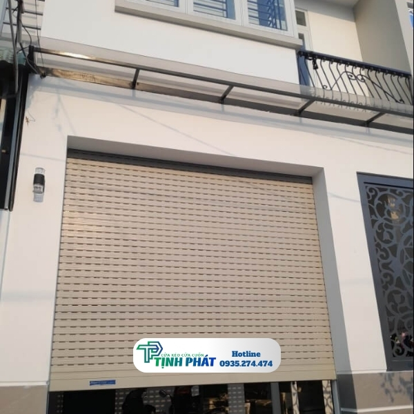 Cửa Cuốn Nhôm Có Khe Thoáng CC08