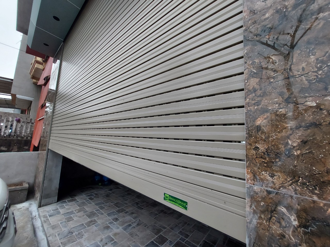 Lắp đặt cửa cuốn Hòa Khánh Đà Nẵng: Cam kết đạt chuẩn kỹ thuật - Tư vấn, báo giá 2025