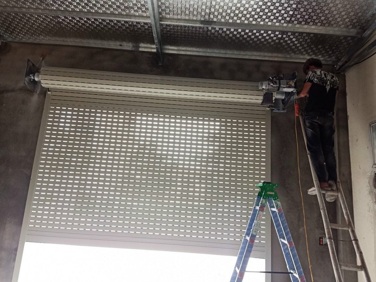 Lắp đặt cửa cuốn Hòa Khánh Đà Nẵng: Cam kết đạt chuẩn kỹ thuật - Tư vấn, báo giá 2025