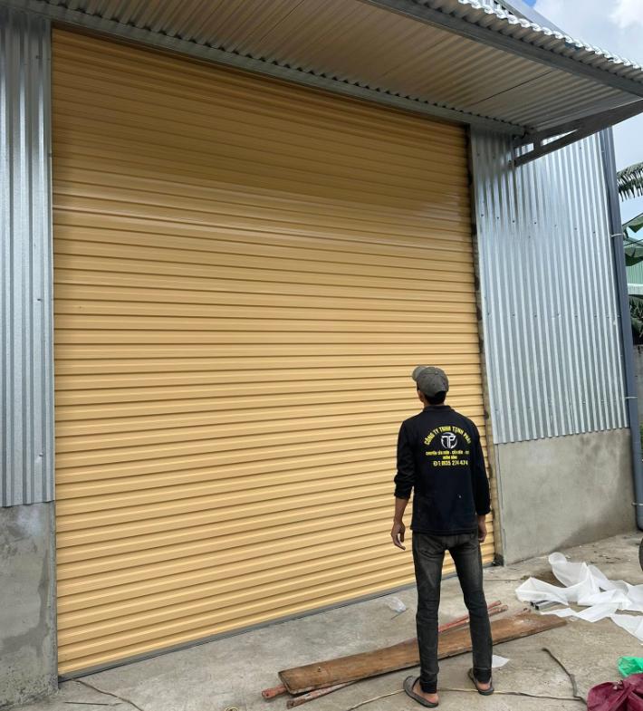 Lap cua cuon Da Nang tron goi – Gia tot thi cong nhanh 1